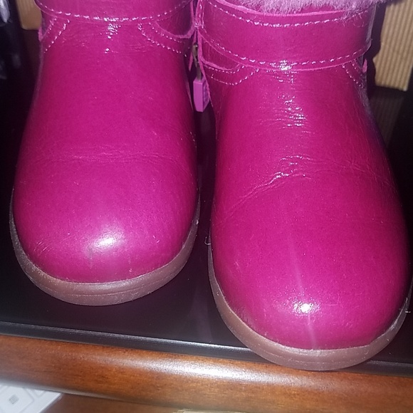 Ugg toddlers for girls - Picture 5 of 8